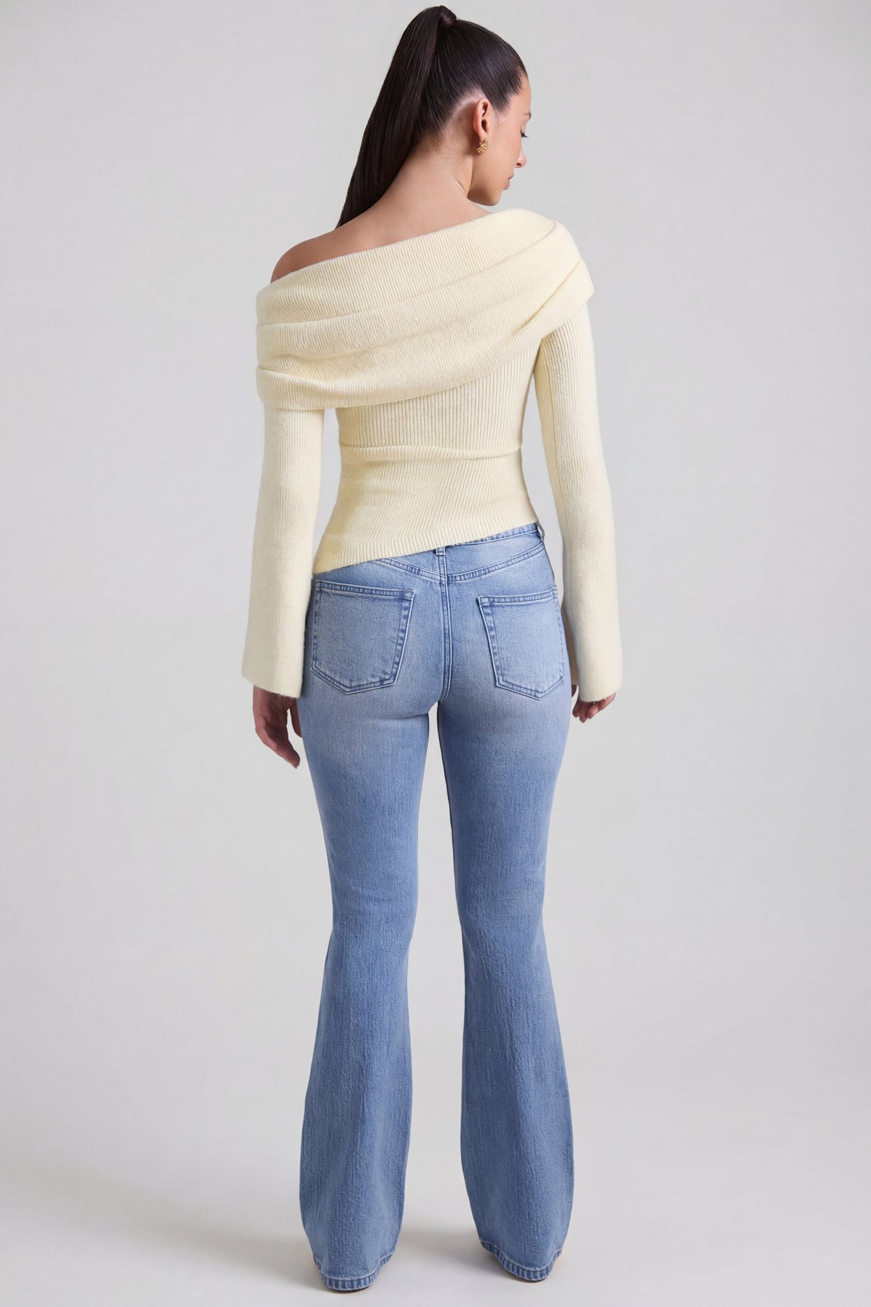 High-Rise Flared Jeans in Vintage Wash - 4