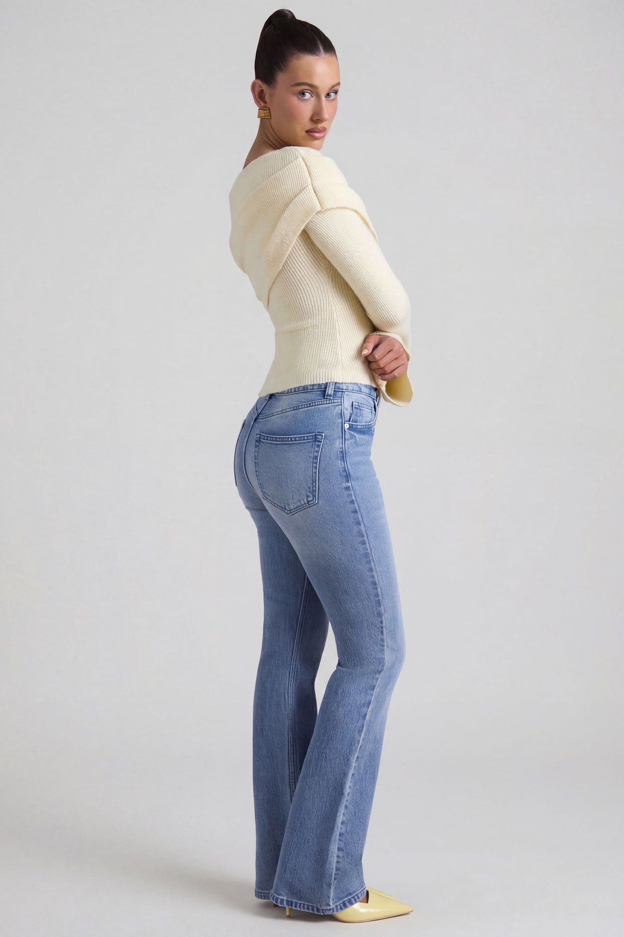 High-Rise Flared Jeans in Vintage Wash - 6