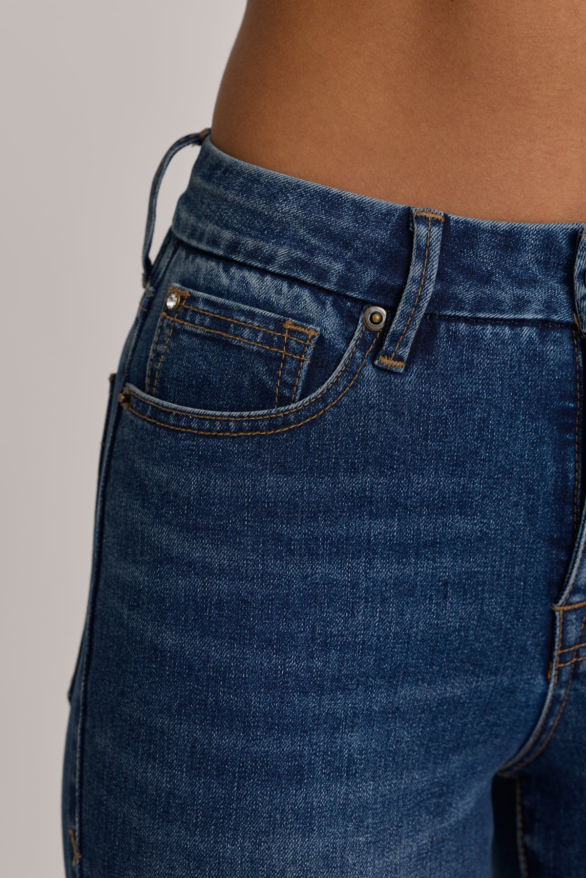 High-Rise Cropped Skinny Jeans in Mid Wash