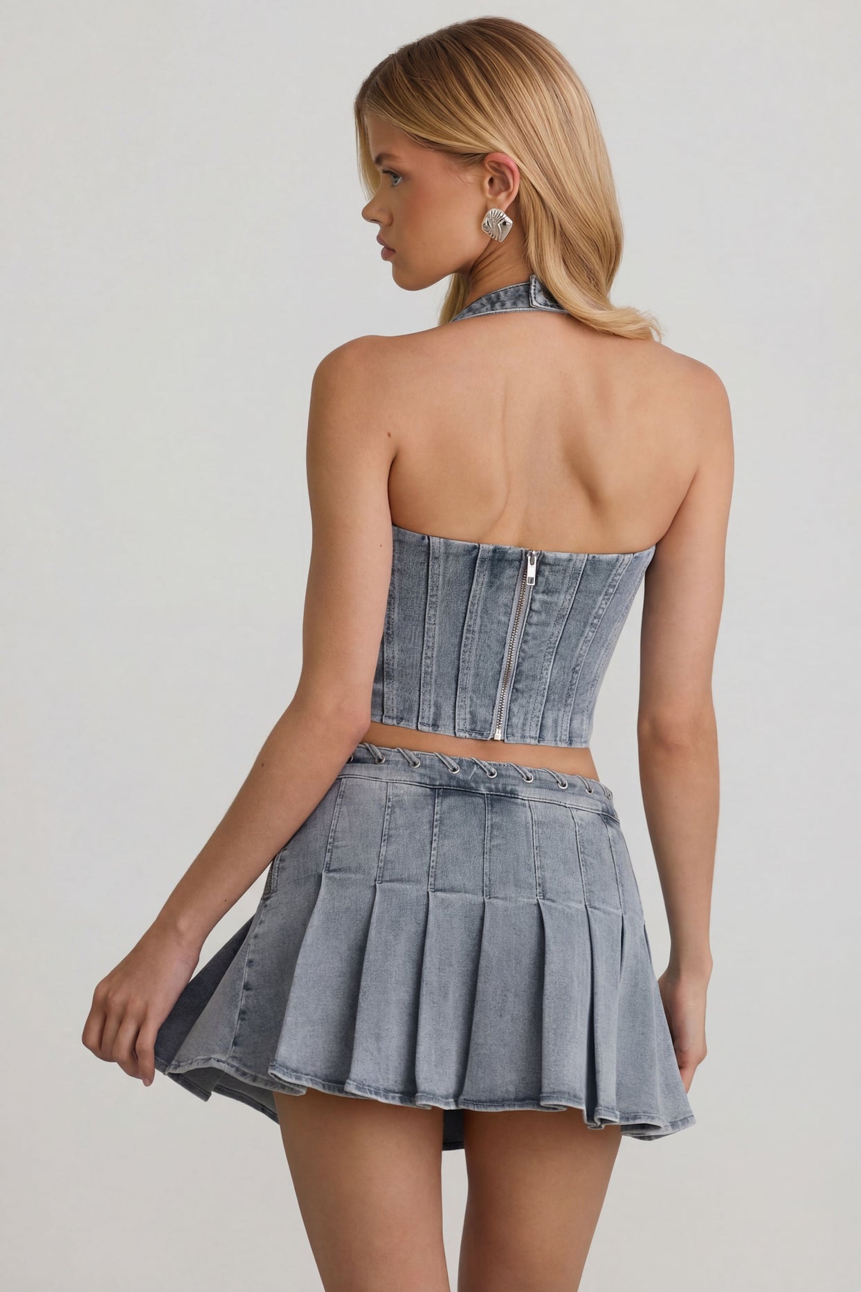 Low-Rise Pleated Mini Skirt in Light Blue - 3