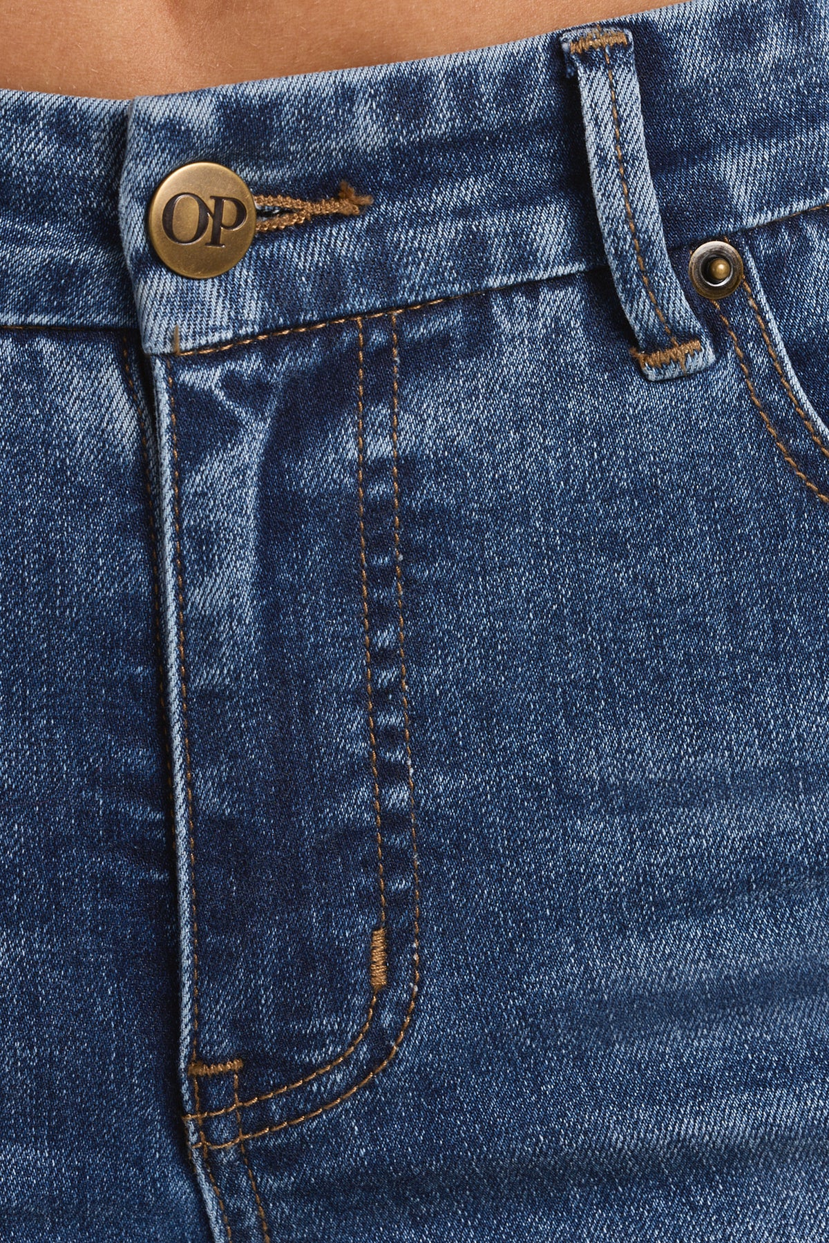 High-Rise Bootcut Jeans in Mid Wash