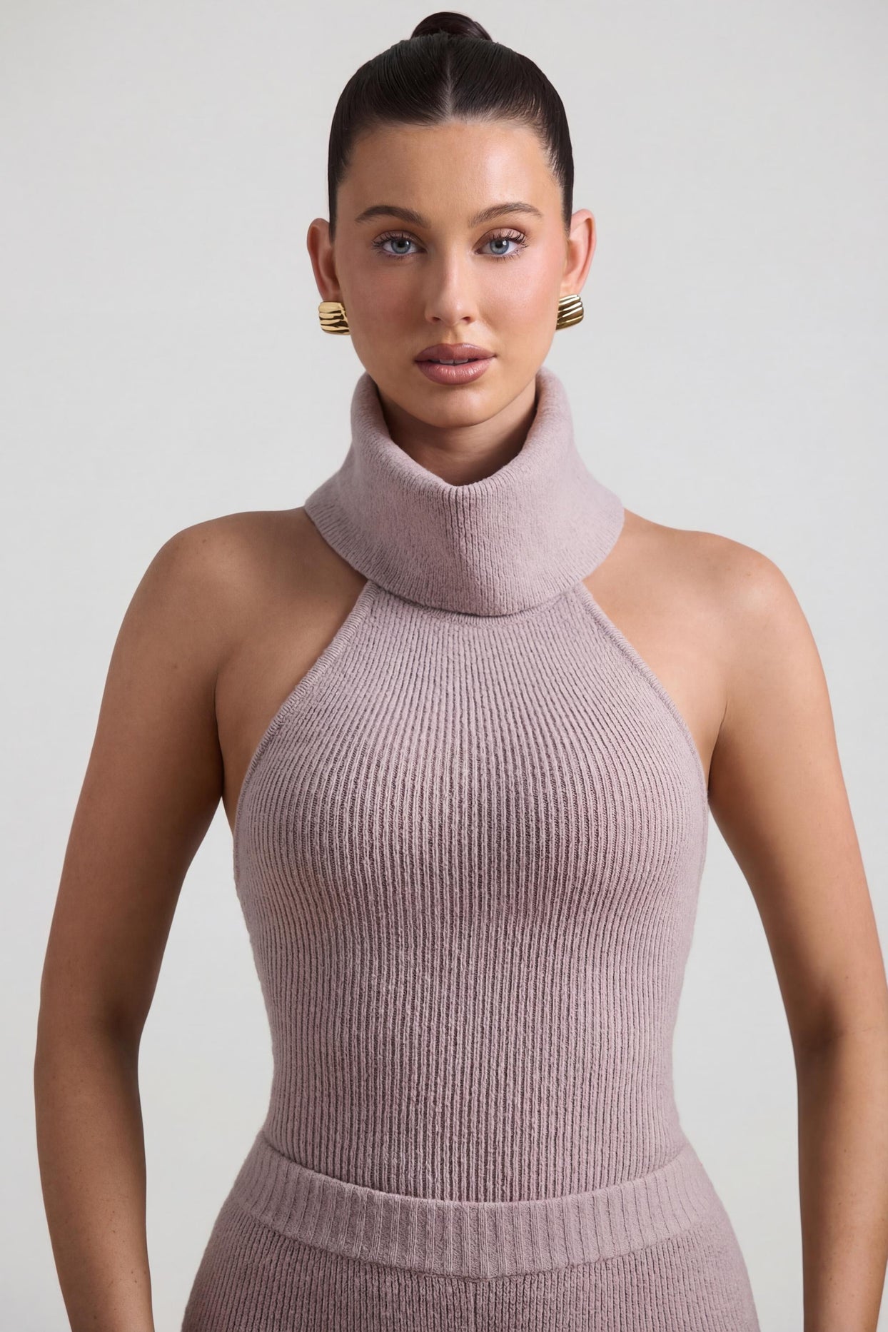 Ribbed-Knit Turtleneck Backless Top in Taupe - 6