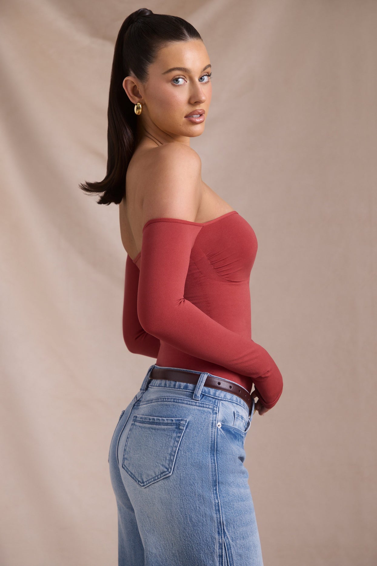 Seamless Off-Shoulder Long-Sleeve Bodysuit in Brick Red - 4