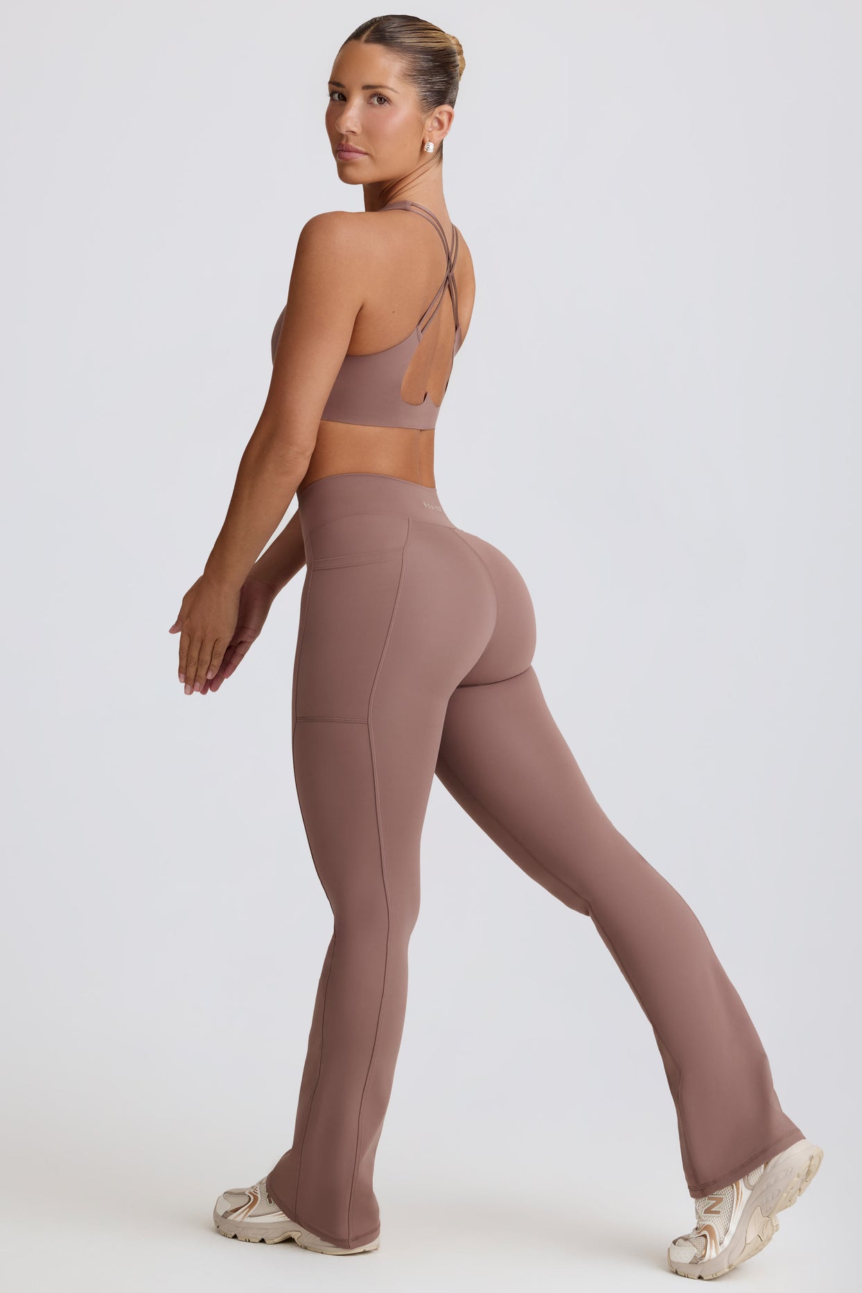 Soft Active V-Waist Pocket Flared Leggings in Mocha - 7