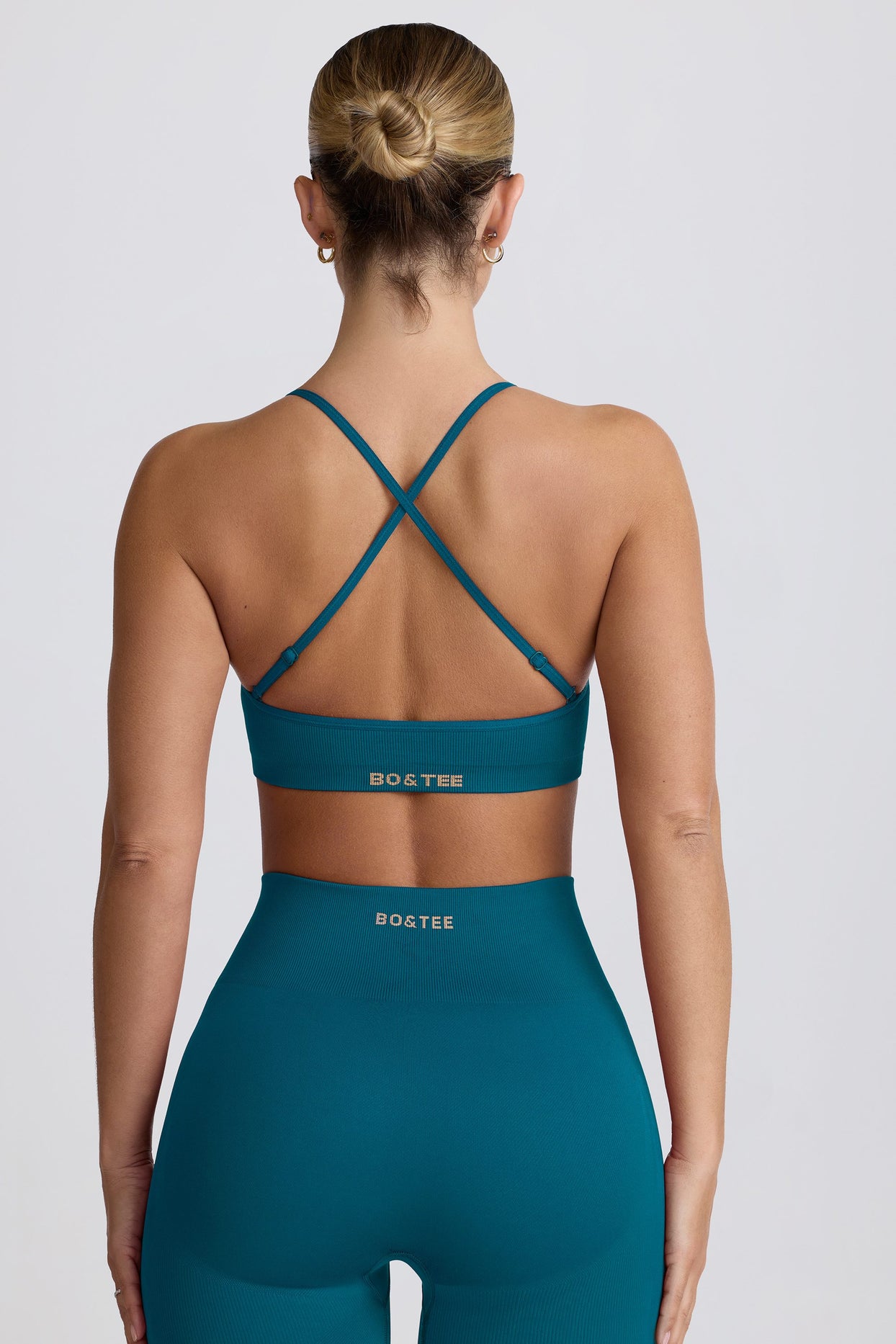Super Sculpt Seamless Cross-Back Sports Bra in Teal - 13