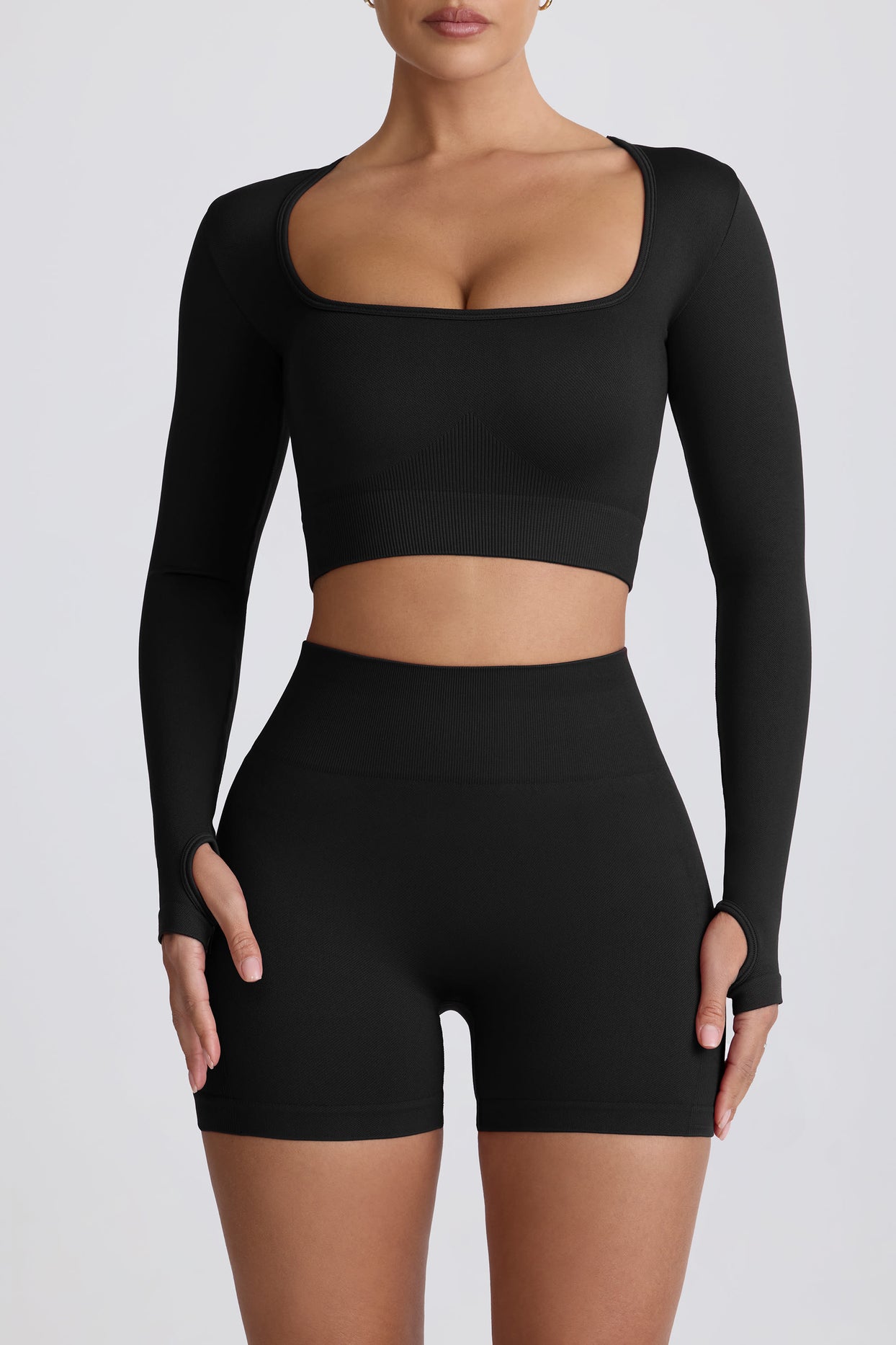 Super Sculpt Seamless Long-Sleeve Crop Top in Black - 10