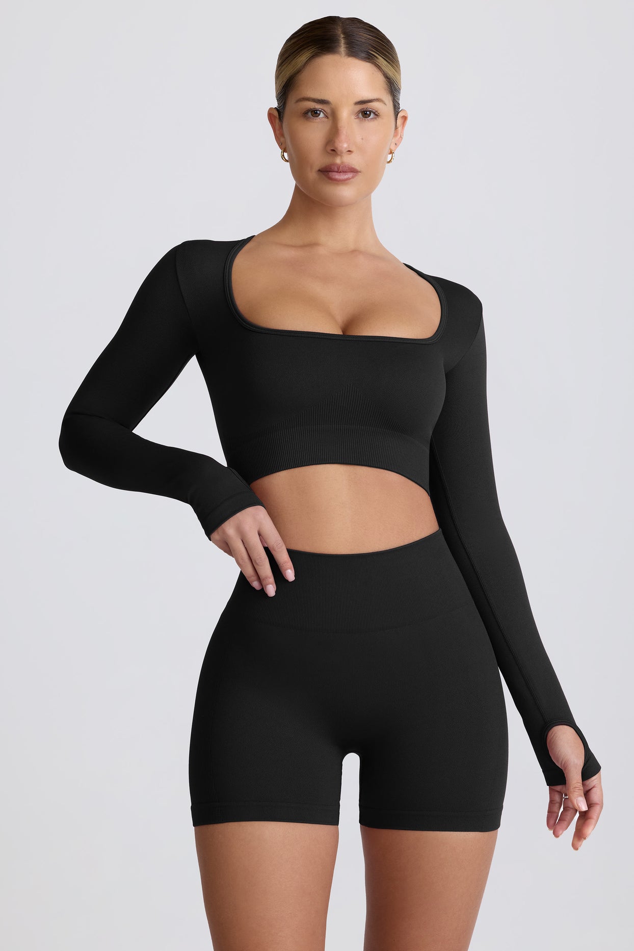 Super Sculpt Seamless Long-Sleeve Crop Top in Black - 6
