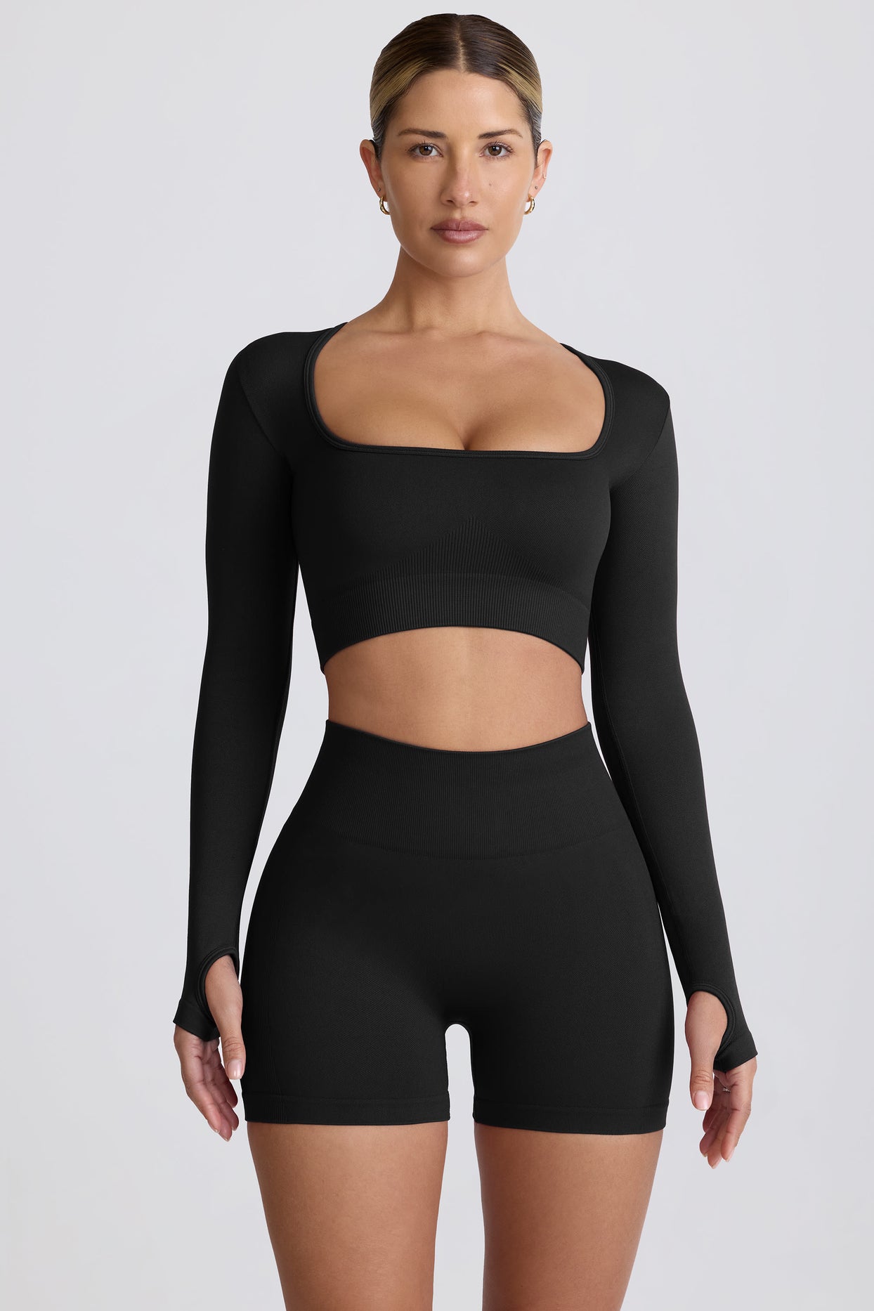 Super Sculpt Seamless Long-Sleeve Crop Top in Black - 7