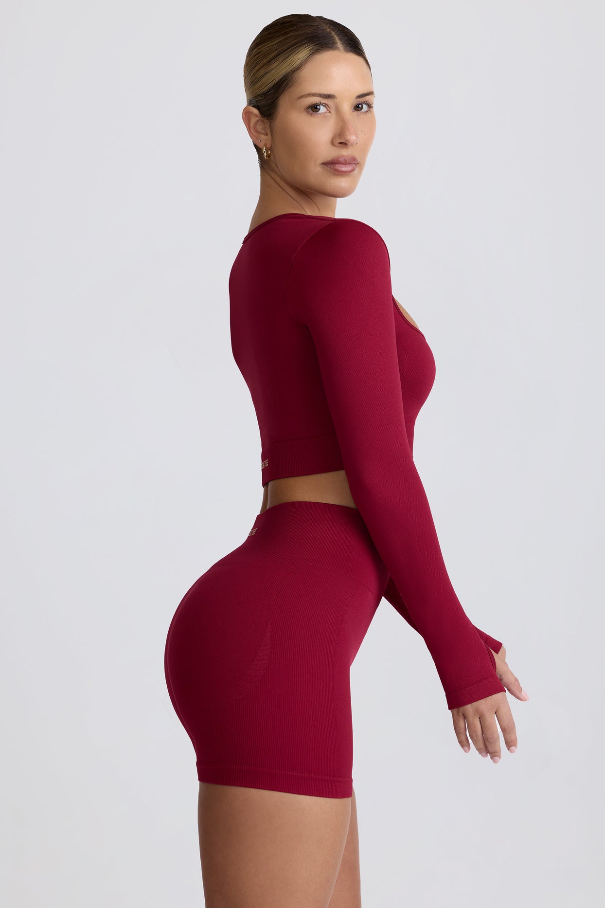 Super Sculpt Seamless Long-Sleeve Crop Top in Burgundy - 4