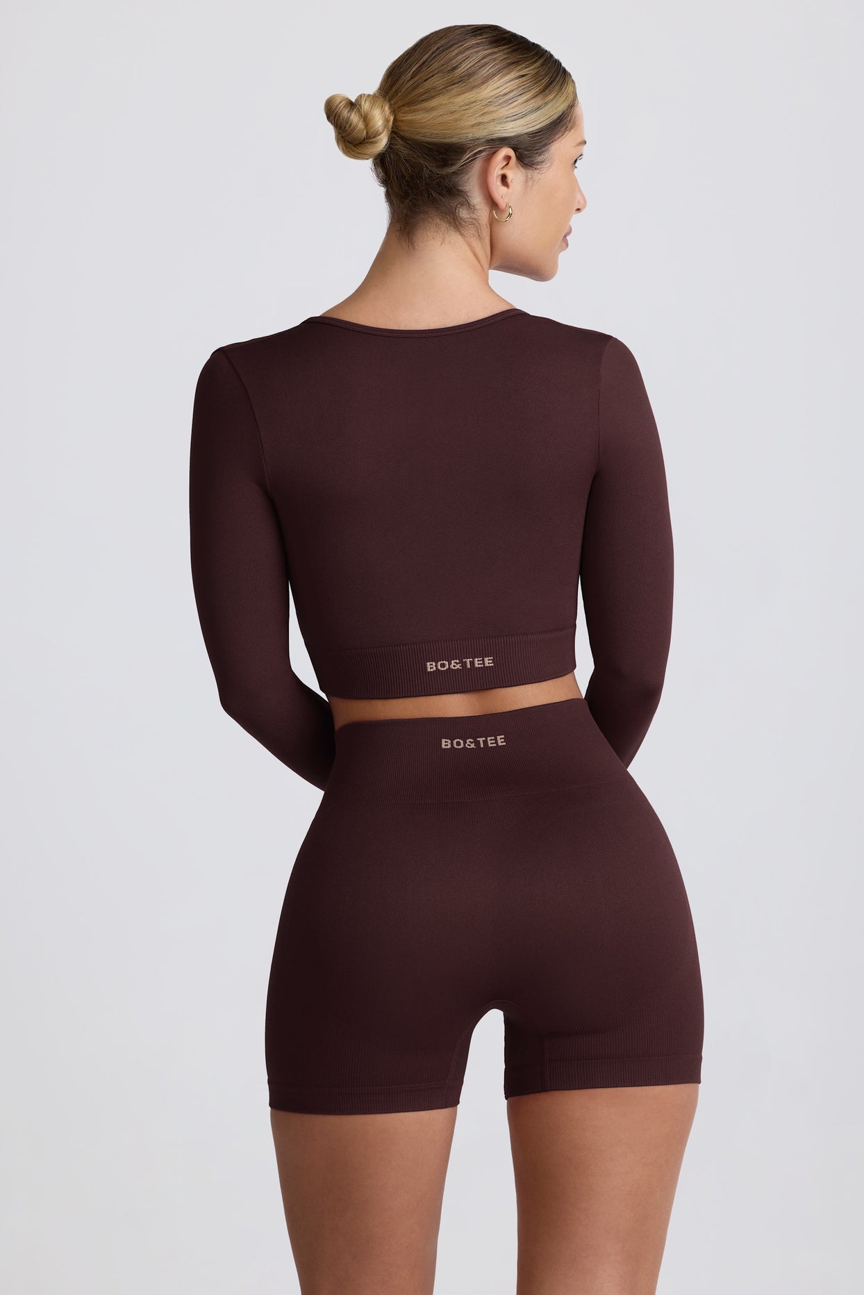 Super Sculpt Seamless Long-Sleeve Crop Top in Chocolate - 3