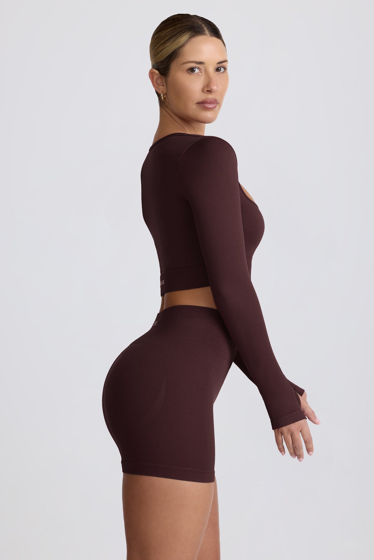 Super Sculpt Seamless Long-Sleeve Crop Top in Chocolate - 4