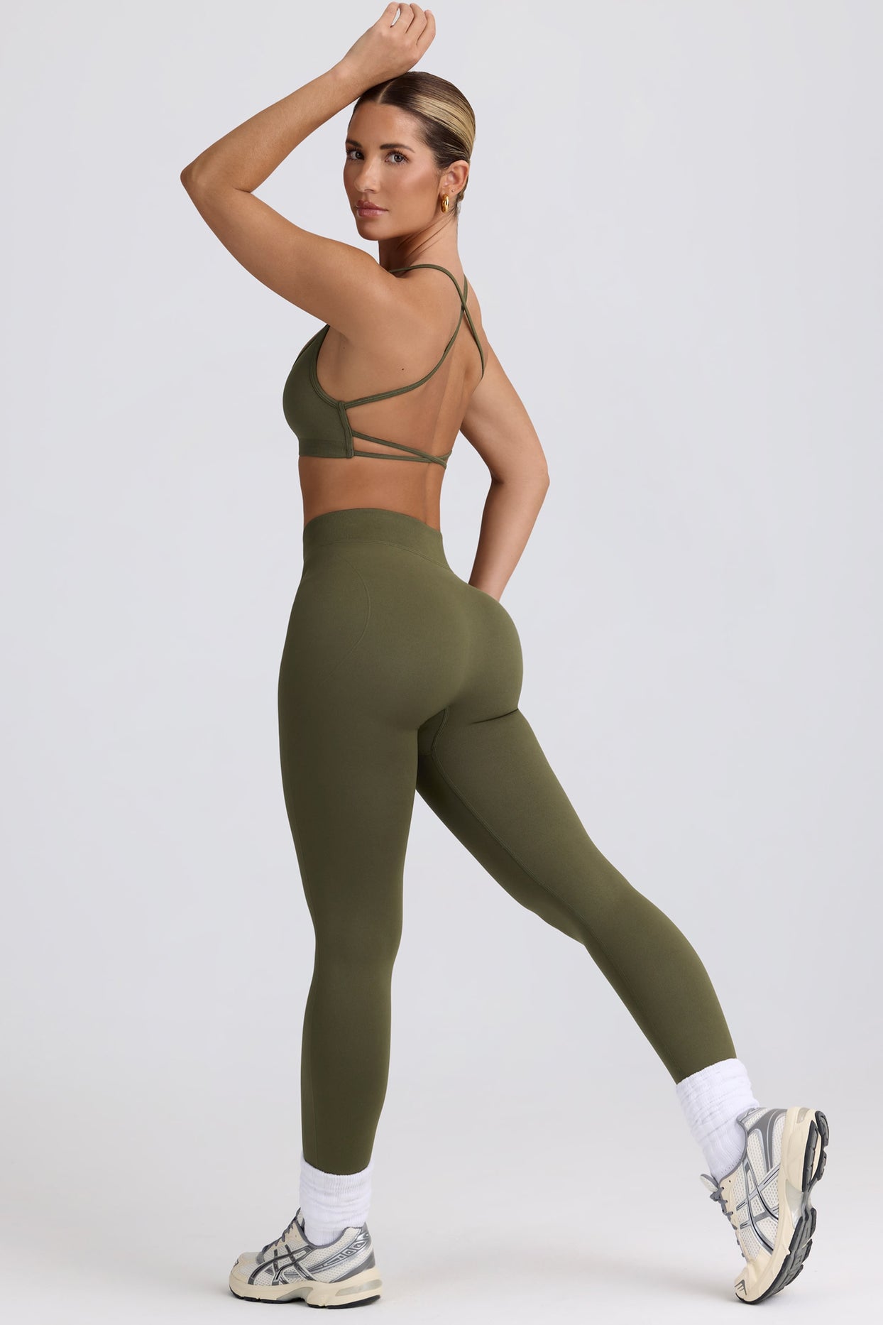 Super Sculpt Seamless Backless Sports Bra in Light Green - 6