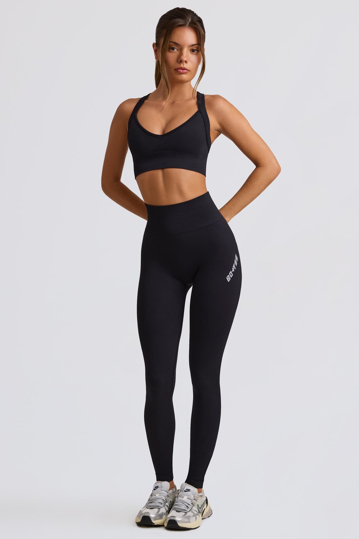 Super Sculpt Seamless High-Waist Leggings in Black - 4