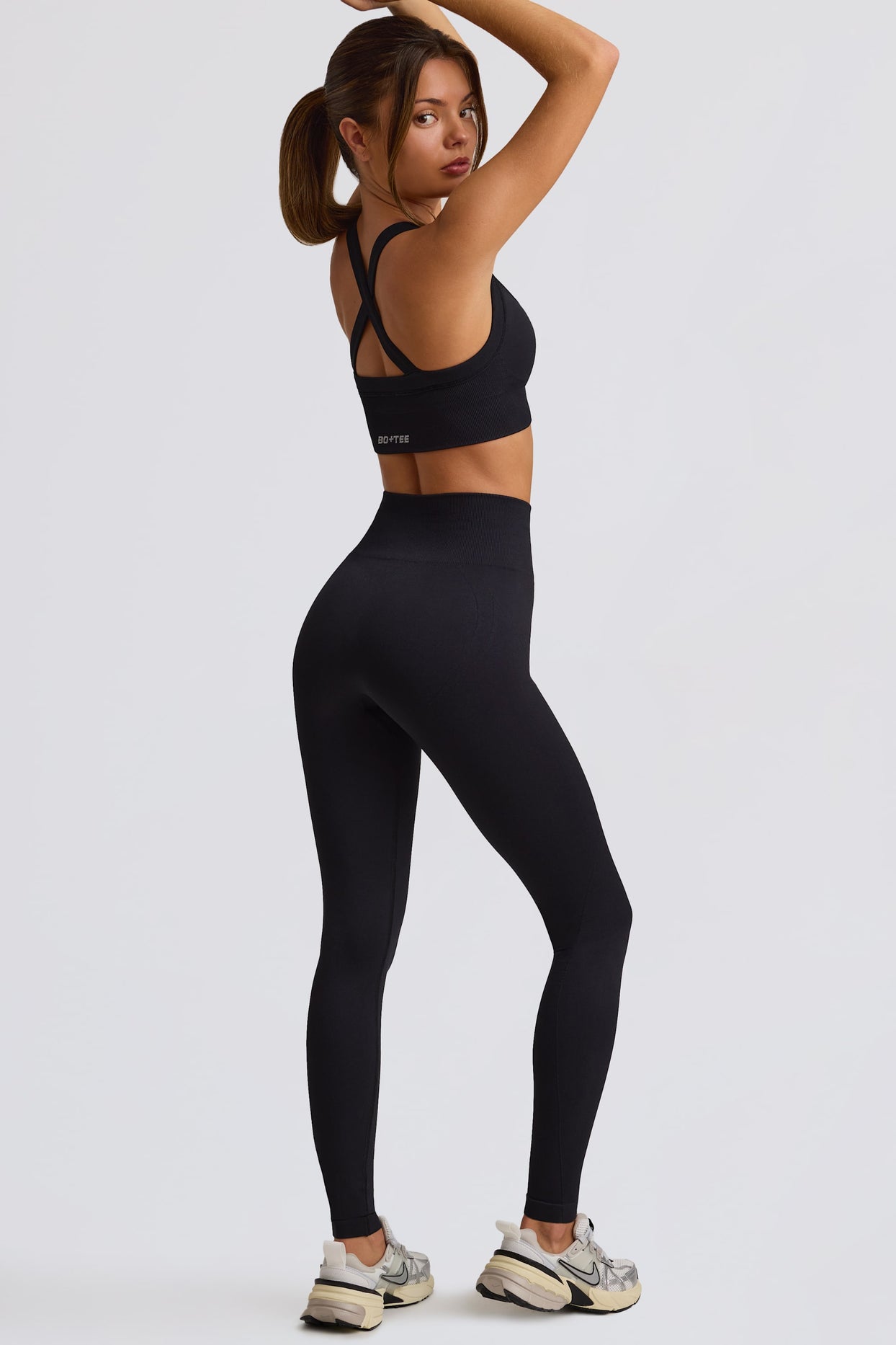 Super Sculpt Seamless High-Waist Leggings in Black - 6