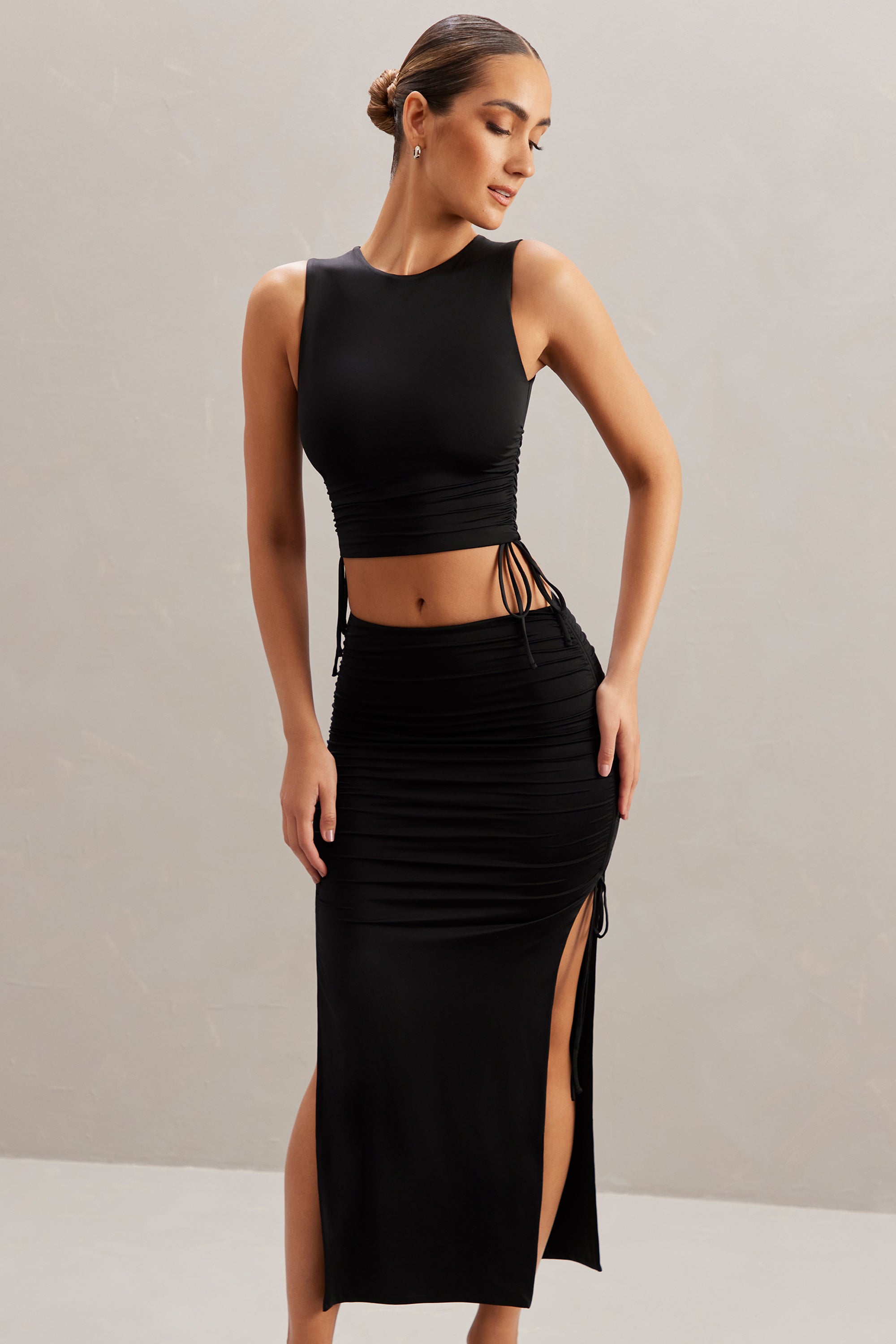 Midi skirt with 2025 slits on both sides