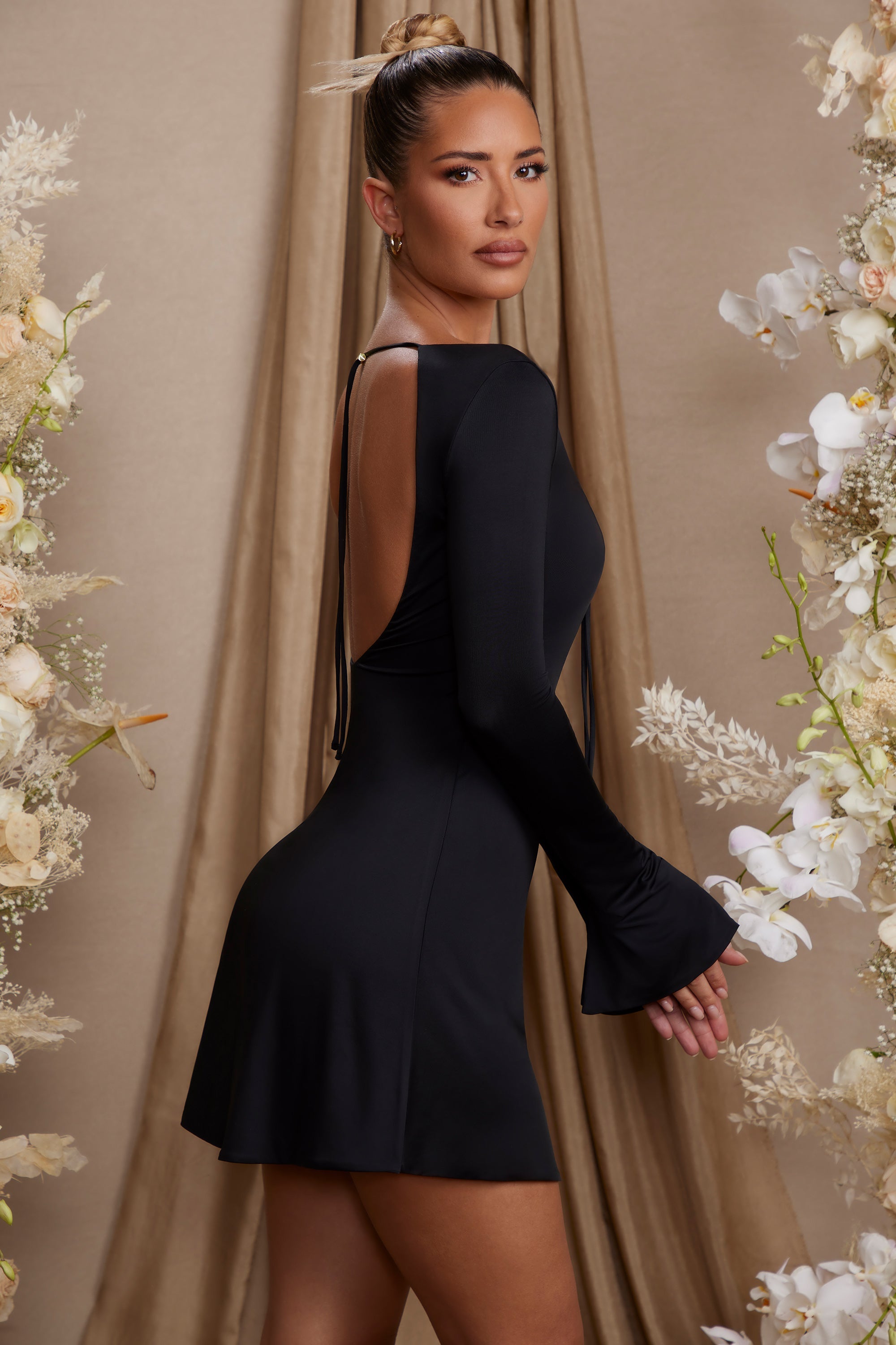 Black dress with keyhole 2024 front