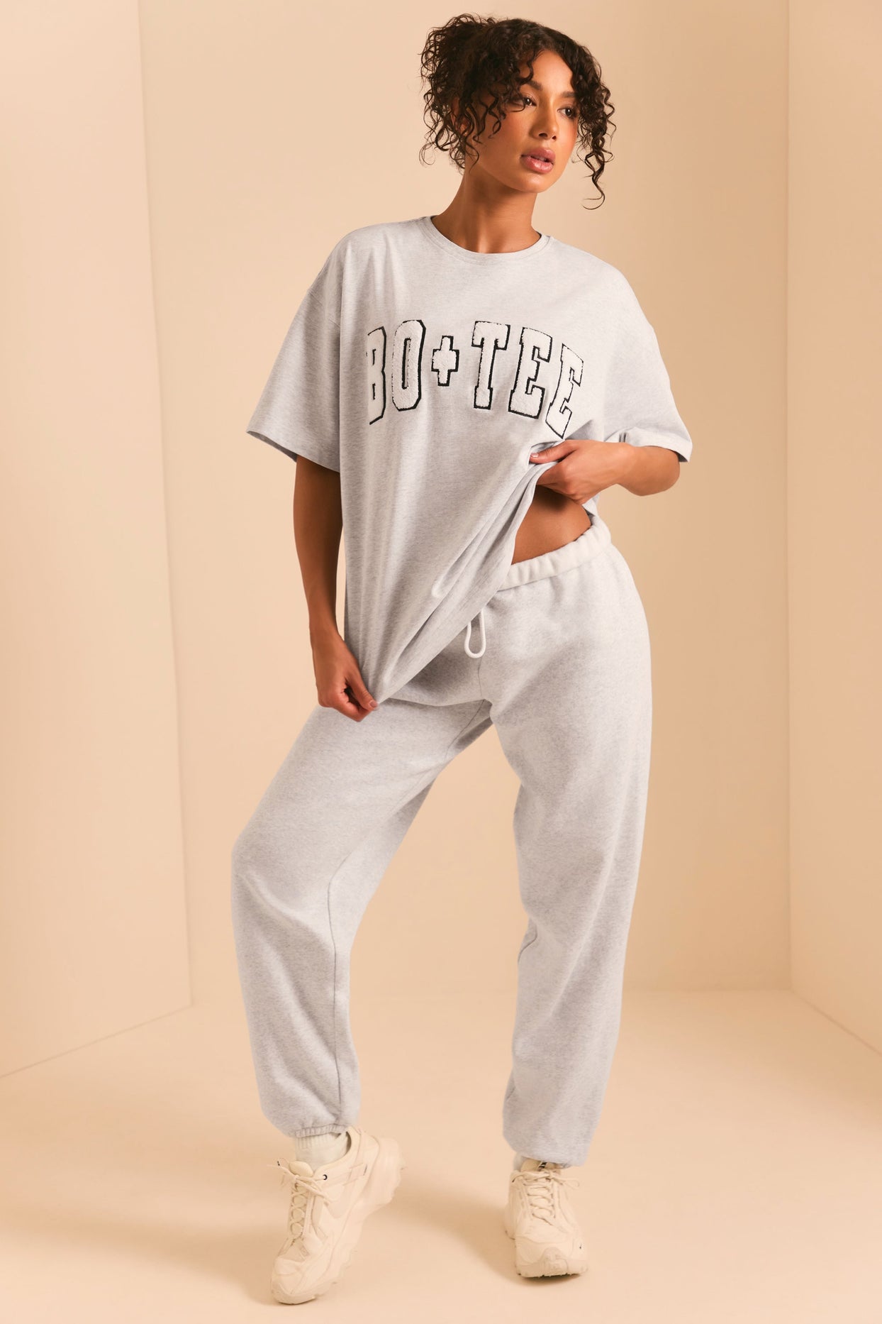 Relaxed Fit Joggers in Heather Grey